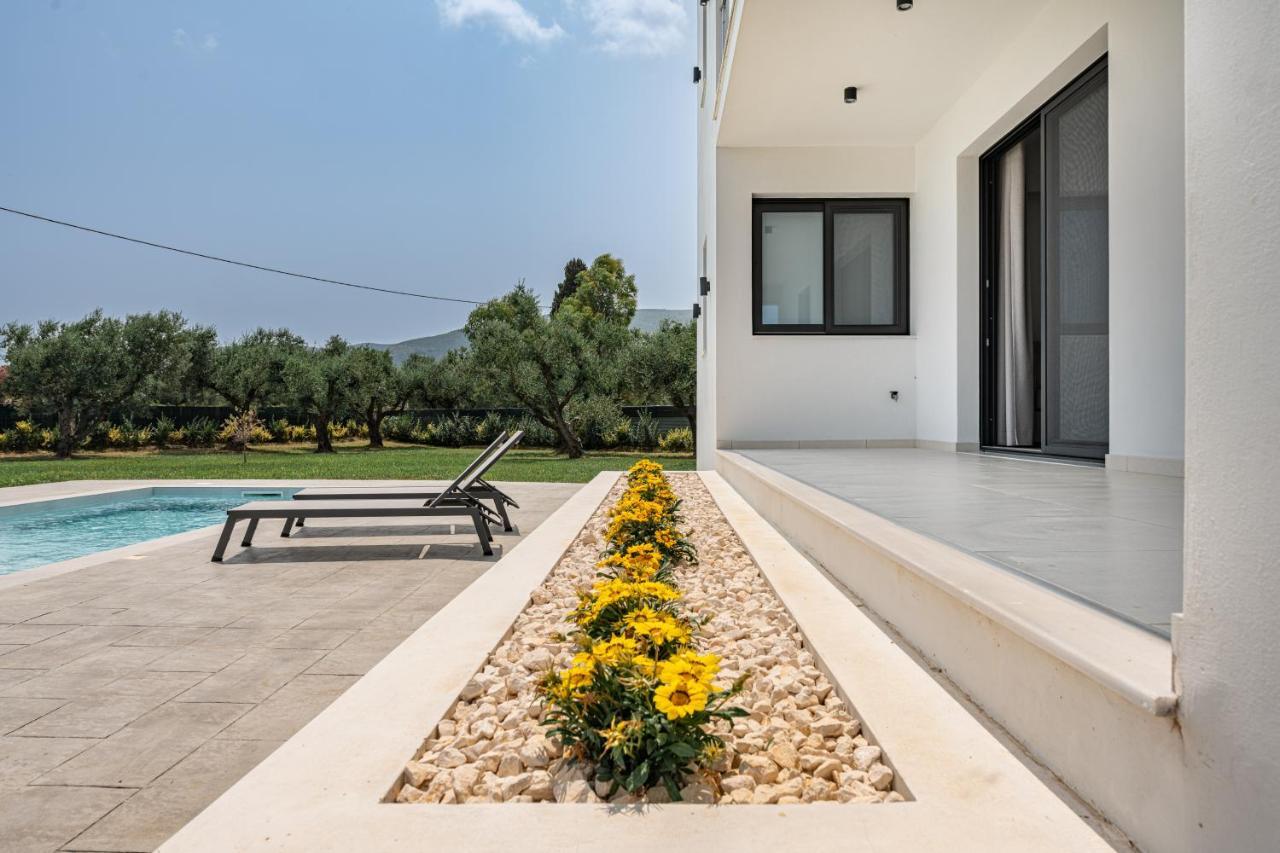 Zenith White Elegant 2 Kalpaki (Zakynthos)
