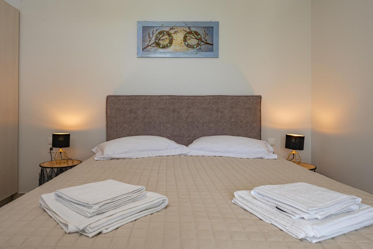 Villa Zenith White Elegant 2
