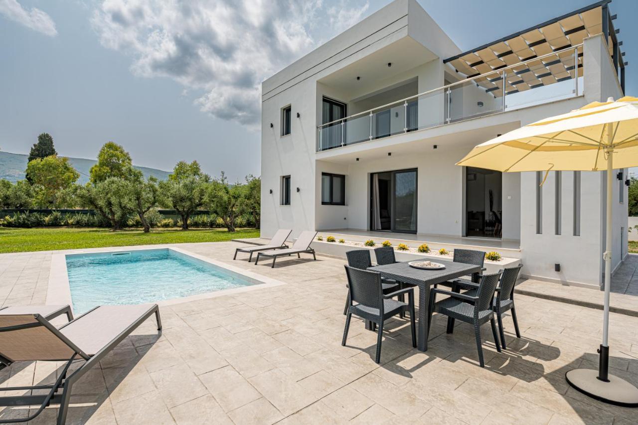 Villa Zenith White Elegant 2